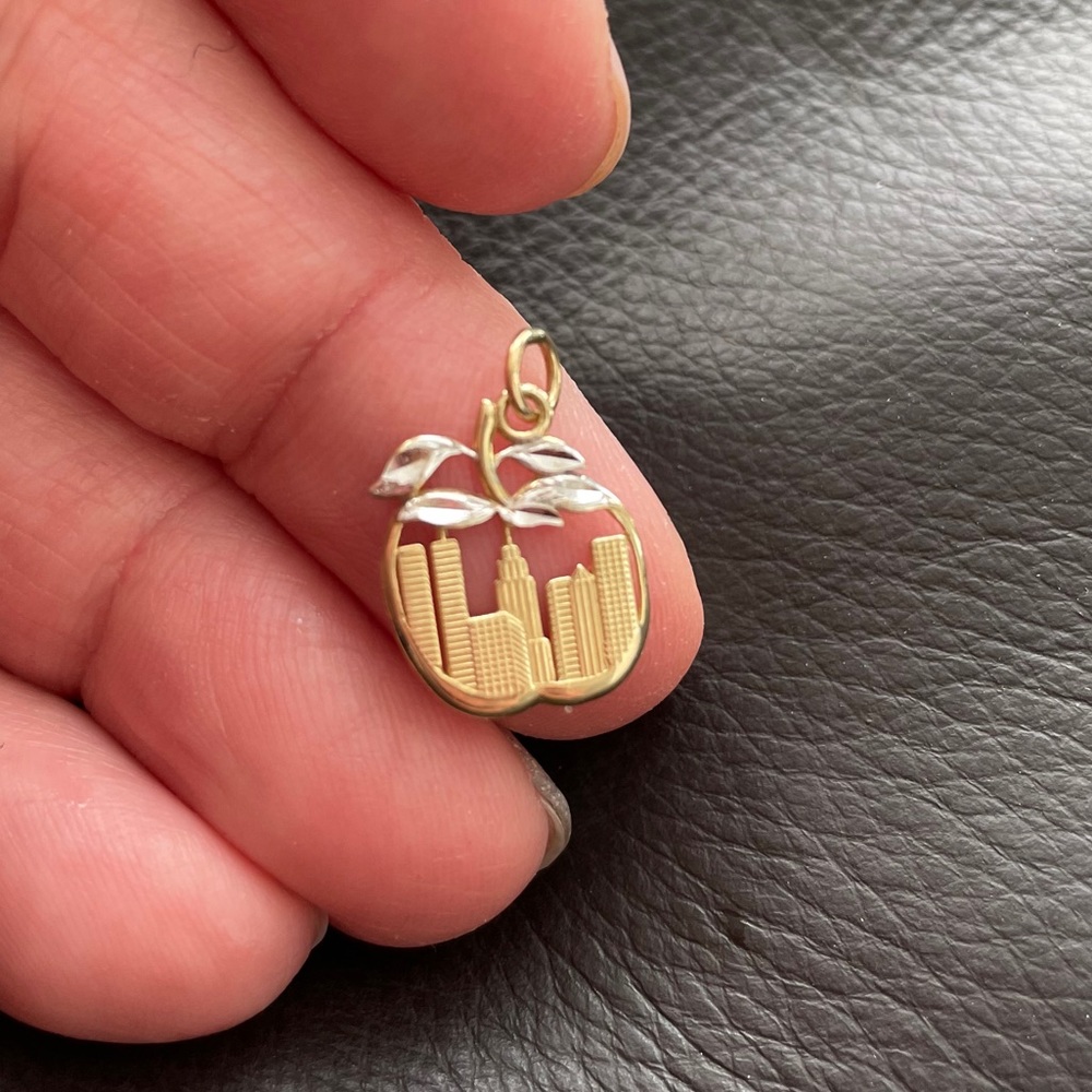 14k gold charm twin towers